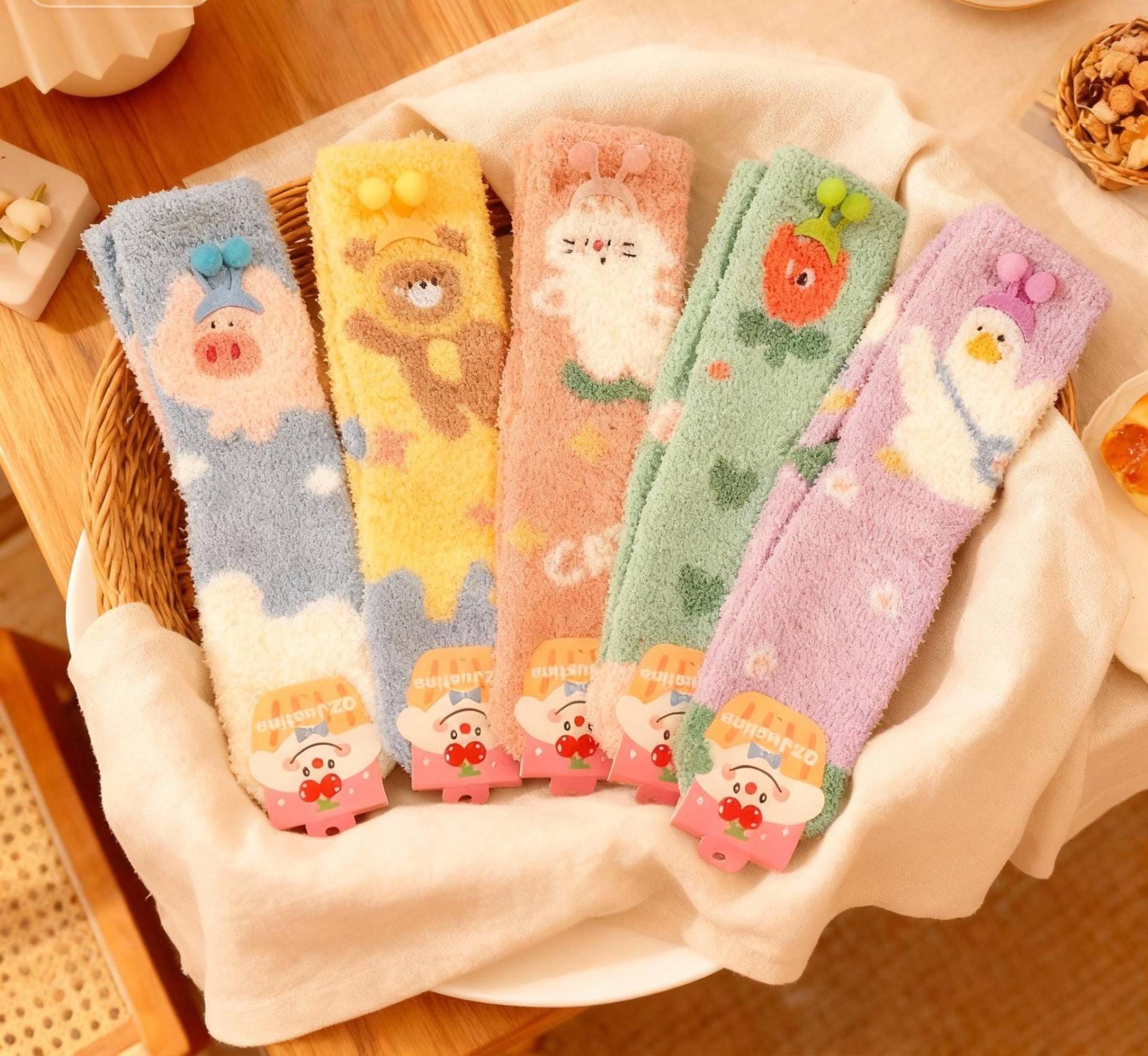Flauschige Tier Weihnachtssocken | Damen Coral Fleece Plüsch Kawaii Socken Schwein von TheNookGift