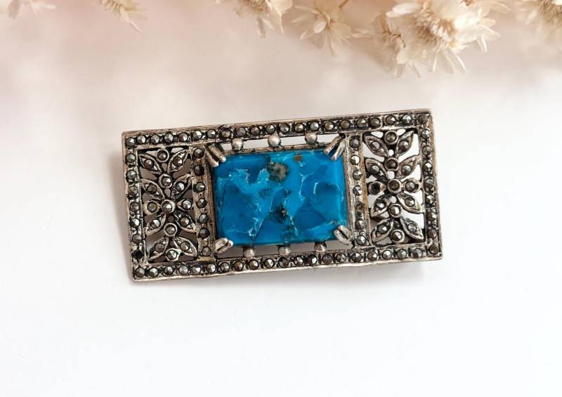 Art-Deco-sterlingsilber-Natur-Türkis-Markasit-Doppel-Zinke-Gehaltene Vintage-Rechteckige Brosche von TheNostalgiaHaus