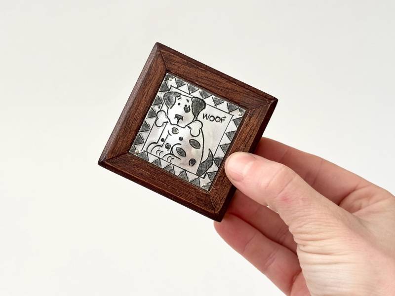 Massivholz Silber Toned Deckelhund Geätzt Rechteckig Vintage Schmuckschatulle | Behälter von TheNostalgiaHaus