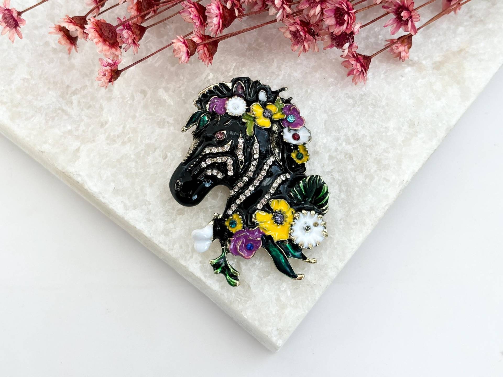 Mint Schwarz Emaille Goldfarben Strass Floral Vintage Übergroße Figural Pferd Xl Brosche Pin von TheNostalgiaHaus