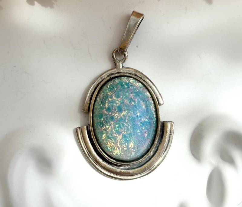 Schillernder Opal Modernist Bochon Halbedelstein Minimalist Sterling Silber 925 Vintage Statement Anhänger von TheNostalgiaHaus