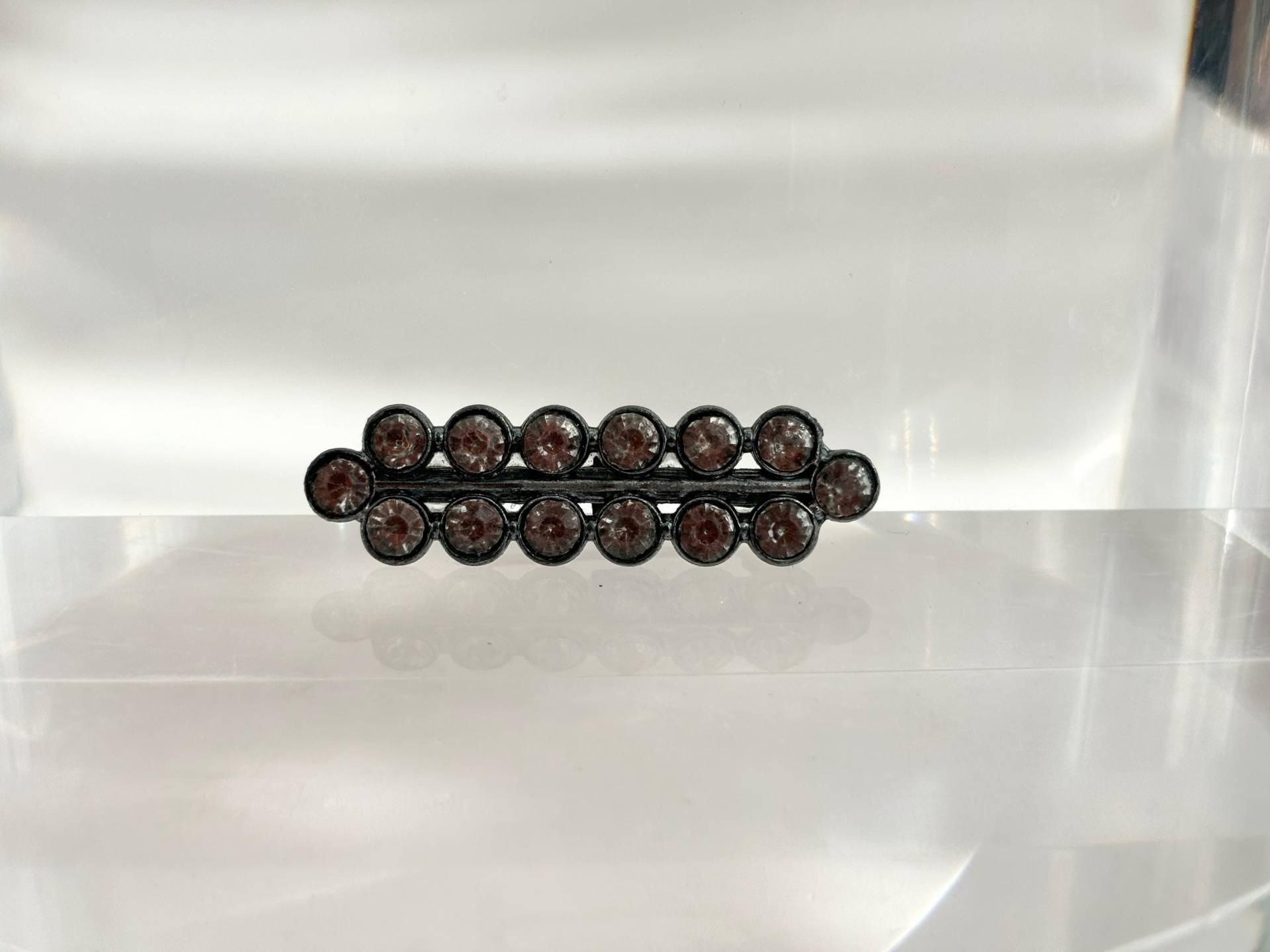 Silberfarbener Vintage Strass Klassisch Elegant Zweireihige Brosche Anstecknadel von TheNostalgiaHaus