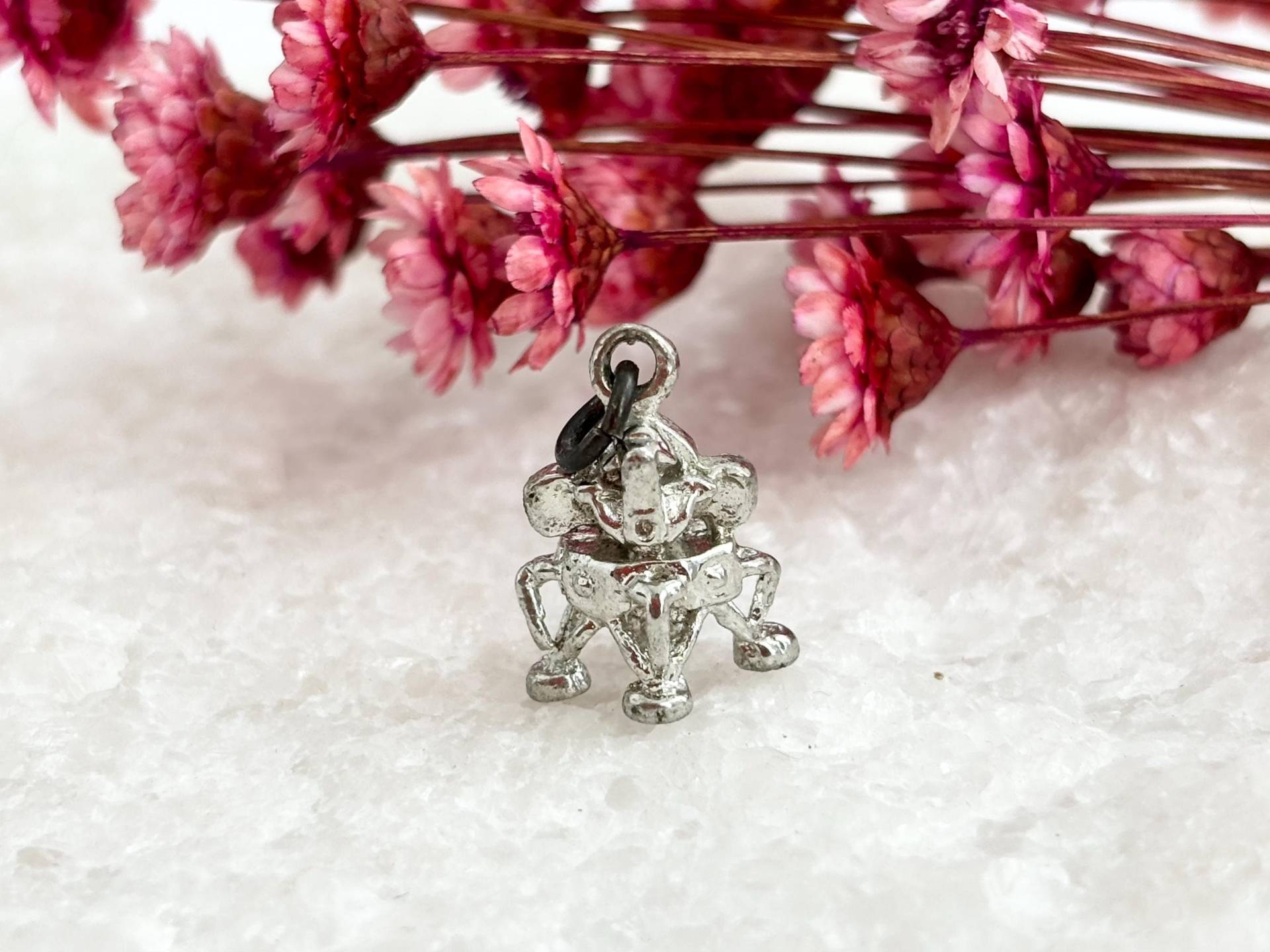 Vintage Silber Toned Ungewöhnlich Geformte Charme | Schmuckstück Anhaenger von TheNostalgiaHaus