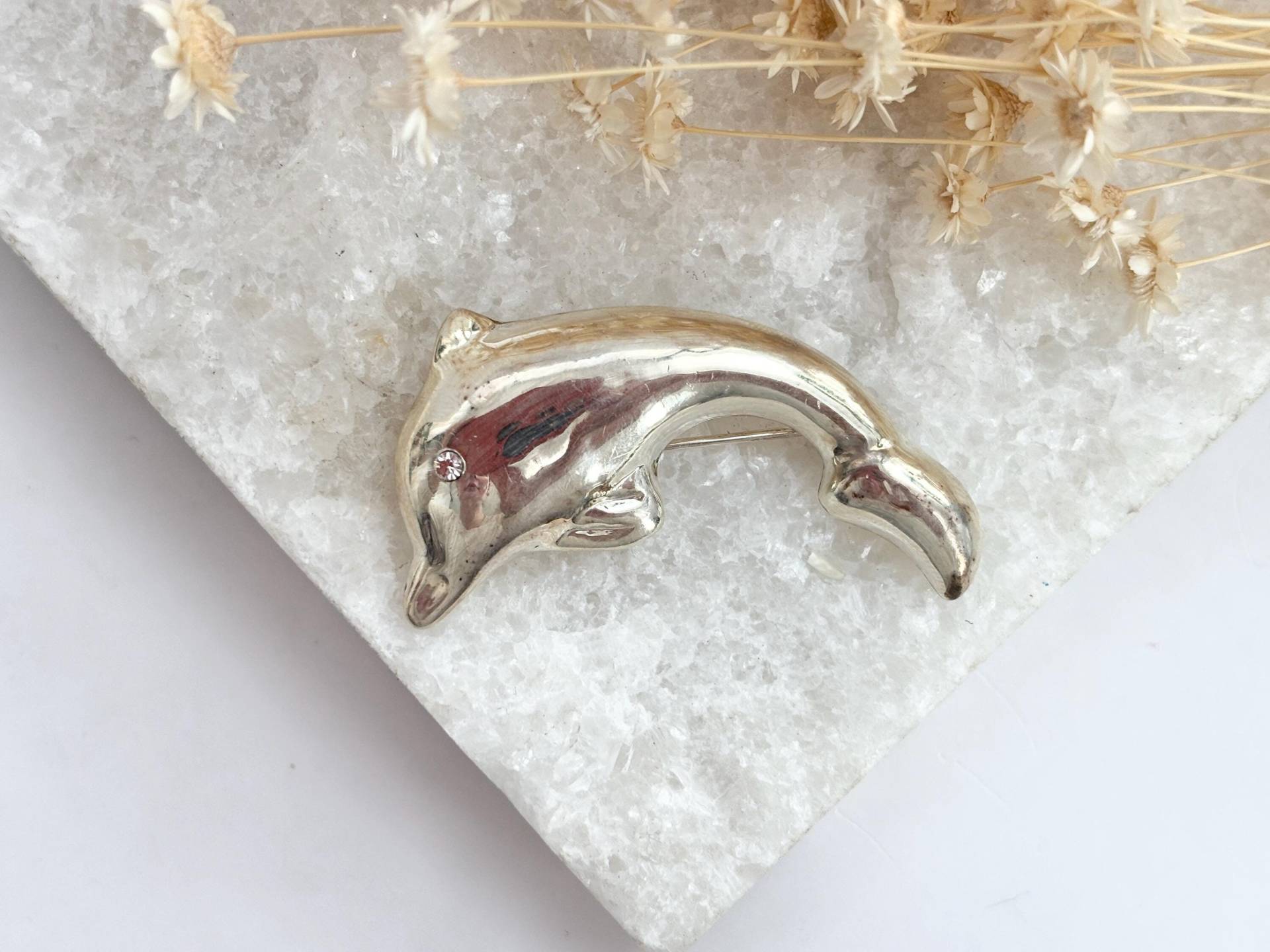 sterling Silber Delphin Geformt Große 3 Dimensionale Vintage Brosche von TheNostalgiaHaus