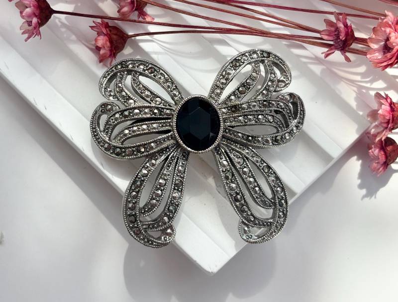 sterling Silber Fliege Texturiert Markasit Quarz Eingelegt Art-Deco-Brosche Pin von TheNostalgiaHaus