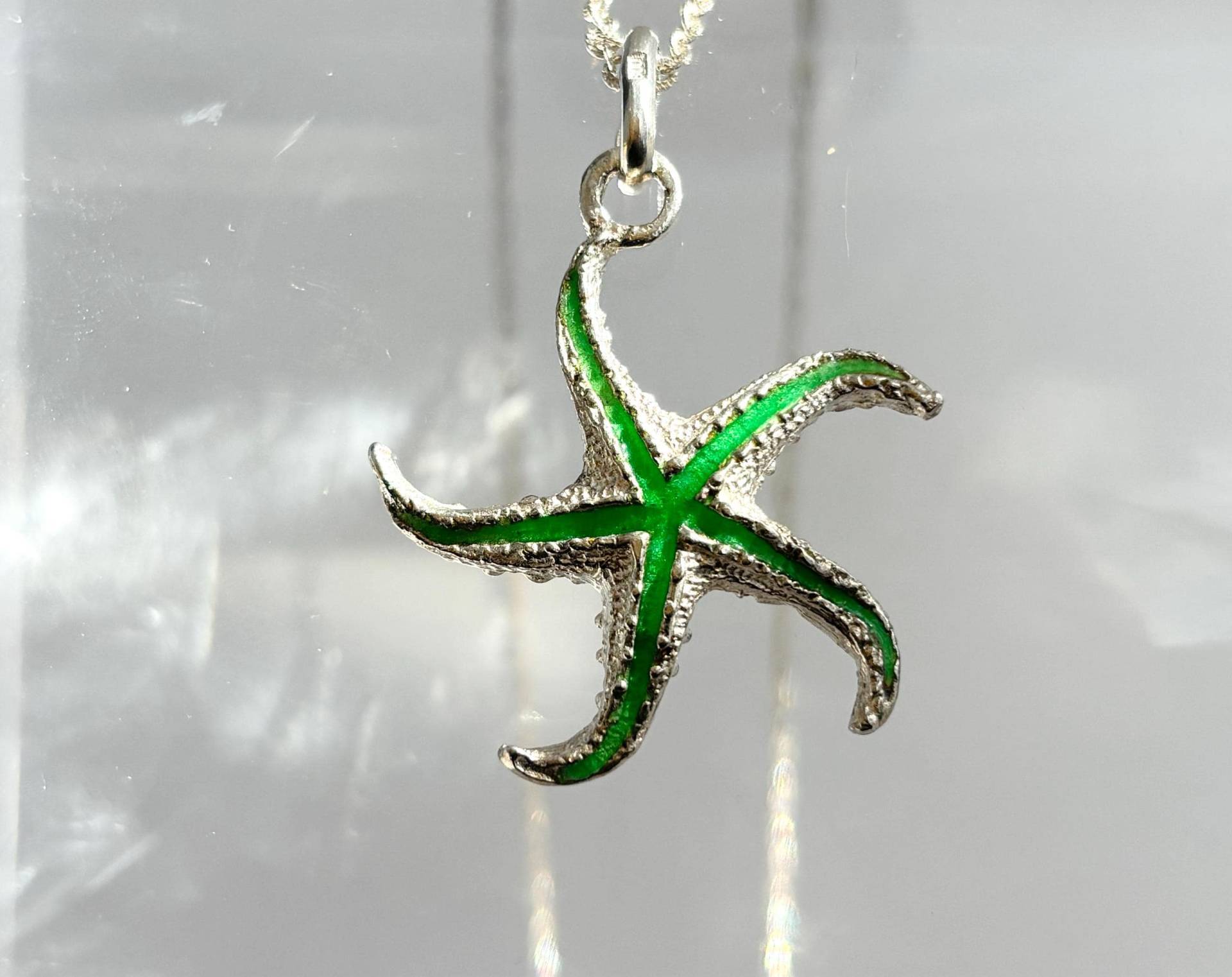 sterling Silber Vintage Grün Seestern Anhänger Halskette - 19" von TheNostalgiaHaus