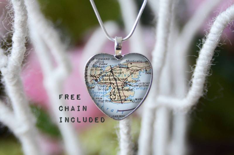 Charlottetown Kanada Heart Shape Vintage Karte Halskette. Lage-Geschenk-Anhänger. Kostenlose Passende Kette Ist Enthalten Charlottetown Kanada Heart Shape Vintage Karte Halskette. Lage-Geschenk-Anhänger. Kostenlose Passende Kette Ist Enthalten von TheNotaBeneStudio