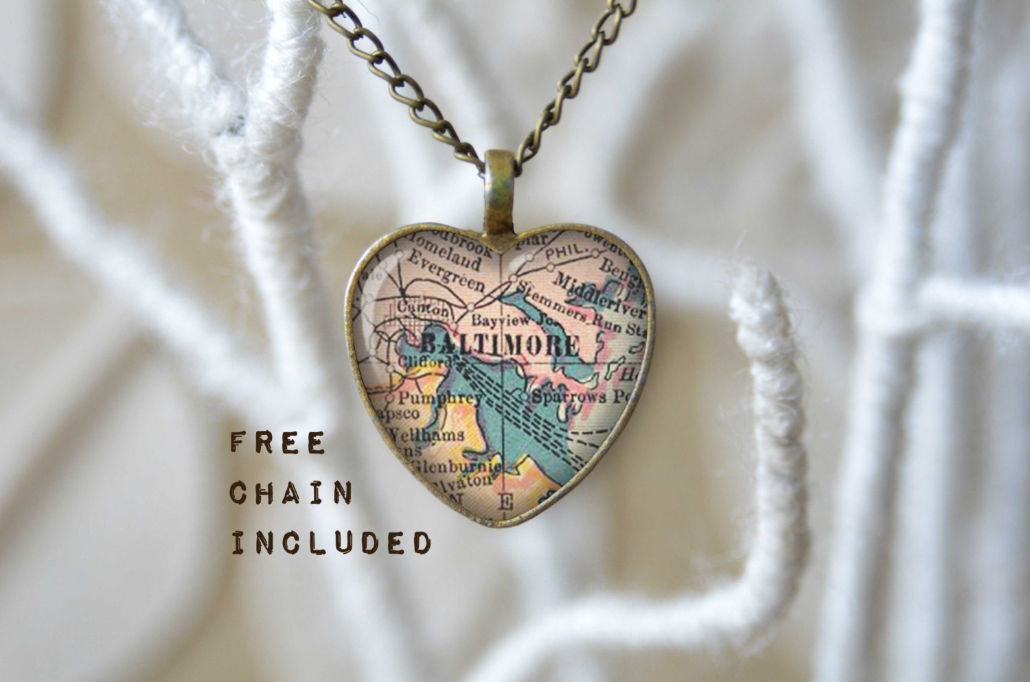 Vintage Karte-Form Herz Baltimore Maryland. Lage-Geschenk-Anhänger. Kostenlose Passende Kette Ist Enthalten Vintage Karte-Form Herz Baltimore Maryland. Lage-Geschenk-Anhänger. Kostenlose Passende Kette Ist Enthalten von TheNotaBeneStudio