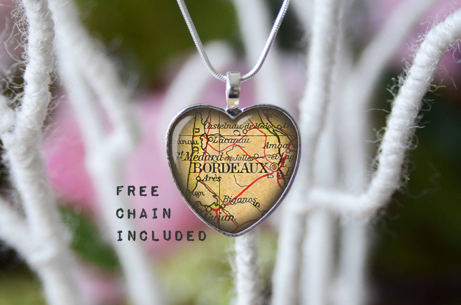 Vintage Karte-Form Herz Bordeaux. Lage-Geschenk-Anhänger. Kostenlose Passende Kette Ist Enthalten Vintage Karte-Form Herz Bordeaux. Lage-Geschenk-Anhänger. Kostenlose Passende Kette Ist Enthalten von TheNotaBeneStudio
