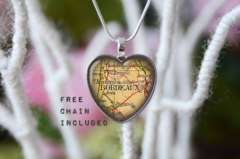 Vintage Karte-Form Herz Bordeaux. Lage-Geschenk-Anhänger. Kostenlose Passende Kette Ist Enthalten Vintage Karte-Form Herz Bordeaux. Lage-Geschenk-Anhänger. Kostenlose Passende Kette Ist Enthalten von TheNotaBeneStudio