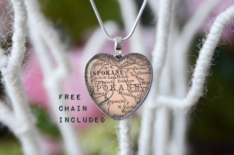 Vintage Karte-Form Herz Spokane Washington. Lage-Geschenk-Anhänger. Kostenlose Passende Kette Ist Enthalten Vintage Karte-Form Herz Spokane Washington. Lage-Geschenk-Anhänger. Kostenlose Passende Kette Ist Enthalten von TheNotaBeneStudio
