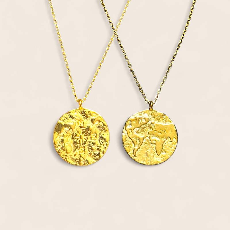 Runde Welt Gravur Münzen Zweiseitige Travel-Lover Halskette 925 Silber 18K Vergoldet von NINASIAjewelry