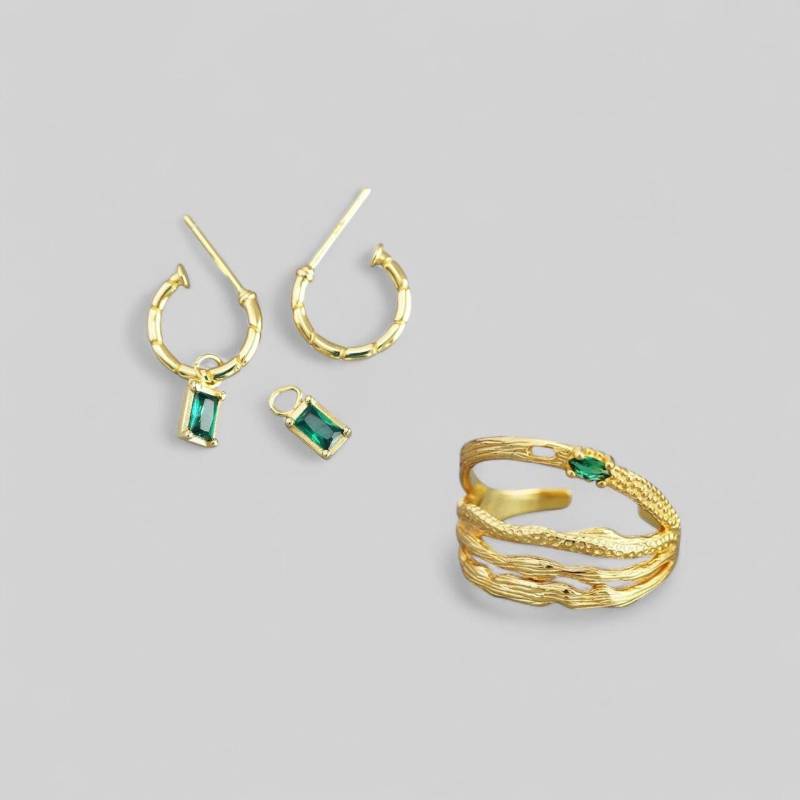 Smaragd Geschenkset - Mini-Creolen Und Vier-Reihen-Ring Aus Vergoldetem 925Er Silber von NINASIAjewelry