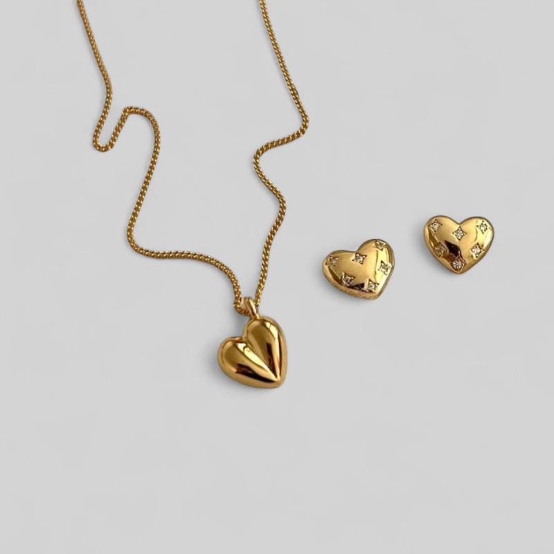 You Stole My Heart - Geschenkset Mit Zirkonia-Ohrsteckern Und Vergoldeter Herz-Halskette Aus 925Er Silber von NINASIAjewelry