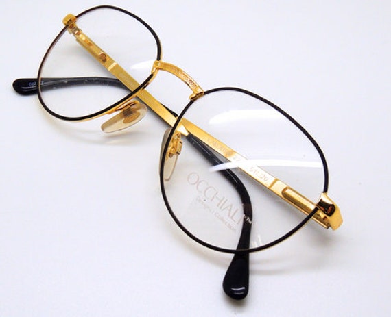 Occhiali 2248 Handmade in Italien Karussell Panto Schwarz Und Gold Brille Occhiali 2248 Handmade in Italien Karussell Panto Schwarz Und Gold Brille von TheOldGlassesShop