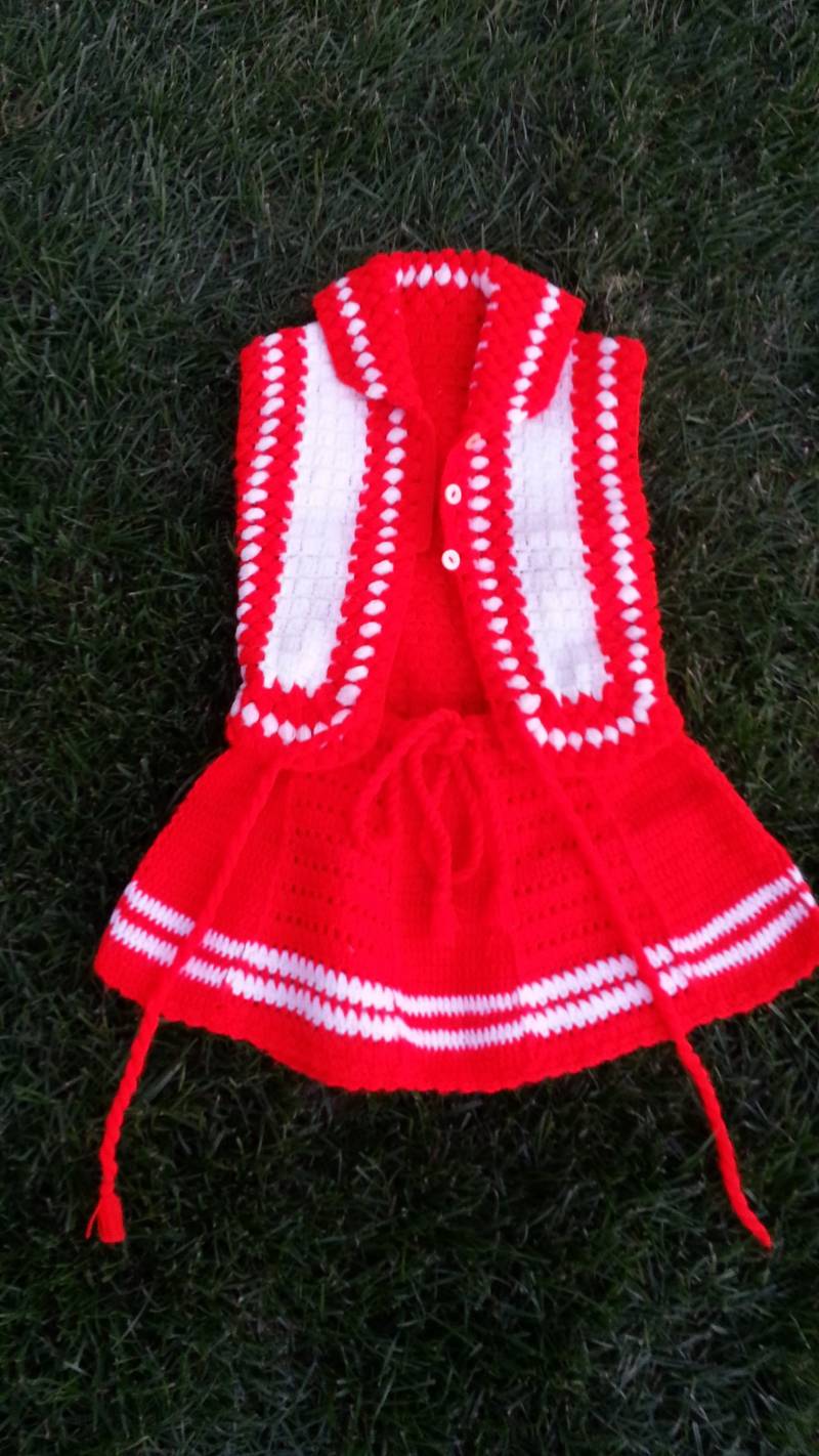 Kinder-Kit/Kinder Kleidung /Kleidung Set Für Mädchen /Dress Und Bolero Geschenk Kind Handgemachte Gestrickte Rock Mieder von TheOldTimeTreasures