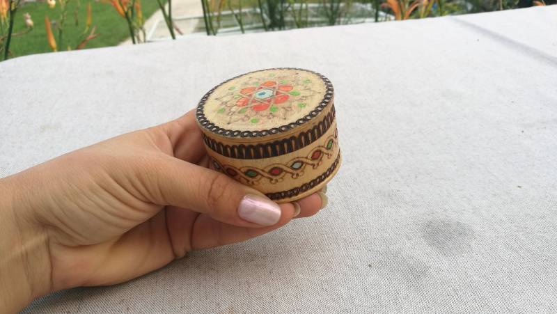 Vintage Holzkiste/Handbemalt Box Geschenk-Box Hochzeit Naturholz Pyrographie-Box Schmuck-Boxen Volkskunst Stapeln Boxen Vintage Holzkiste/Handbemalt Box Geschenk-Box Hochzeit Naturholz Pyrographie-Box Schmuck-Boxen Volkskunst Stapeln Boxen von TheOldTimeTreasures