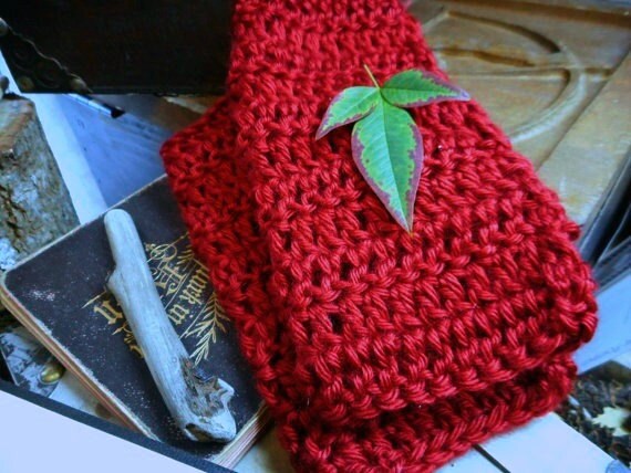 Brennender Busch Handgemachte Gehäkelte Armstulpen Rostig Apfelrot Boho Häkelhandschuhe Herbst Chic Folk Winter von TheOldeCrowCottage