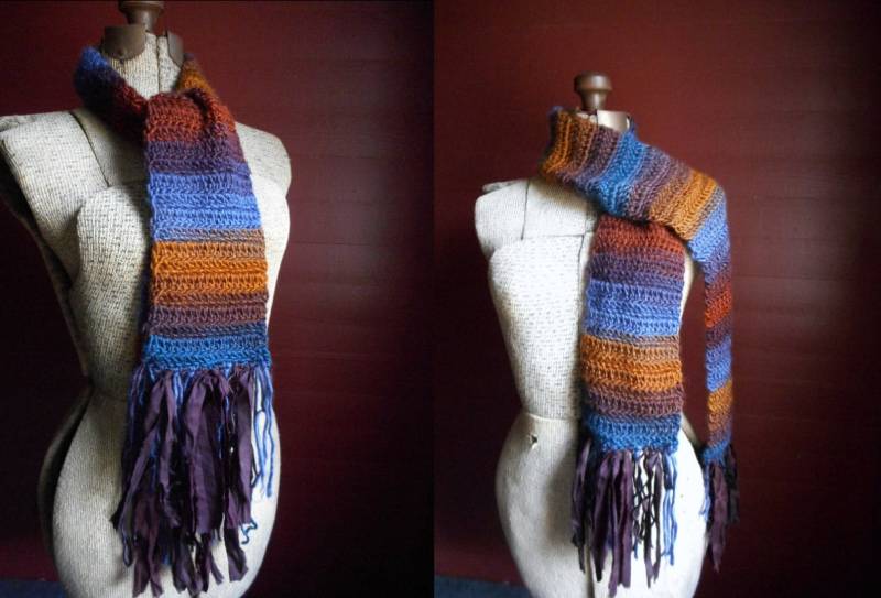 Der Neblige Berg Schal. Handgefertigter Bohochic Fransen Schal Sari Seide Unisex Herbst & Winter Mode Hals Wickeln. Misty Blue Ocker Plum Rost Roter von TheOldeCrowCottage