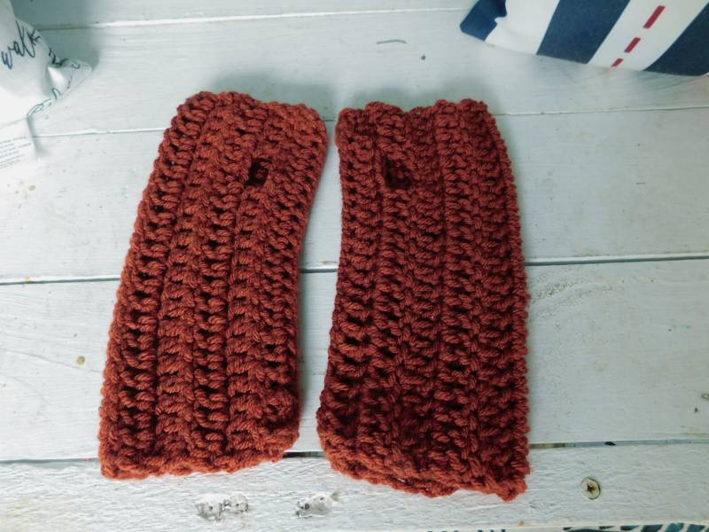 Terra Cotta Fingerlose Texting Handschuhe Handgemachte Häkeln Rusty Red Clay Armstulpen Fahren Boho Handmade von TheOldeCrowCottage