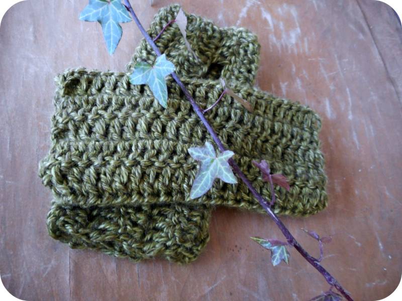 The Joshua Tree Bracelets Gehäkelte Armstulpen Pulswärmer Weisbaumgrün Weich Unisex Handarbeit Schlicht Herren Damen von TheOldeCrowCottage