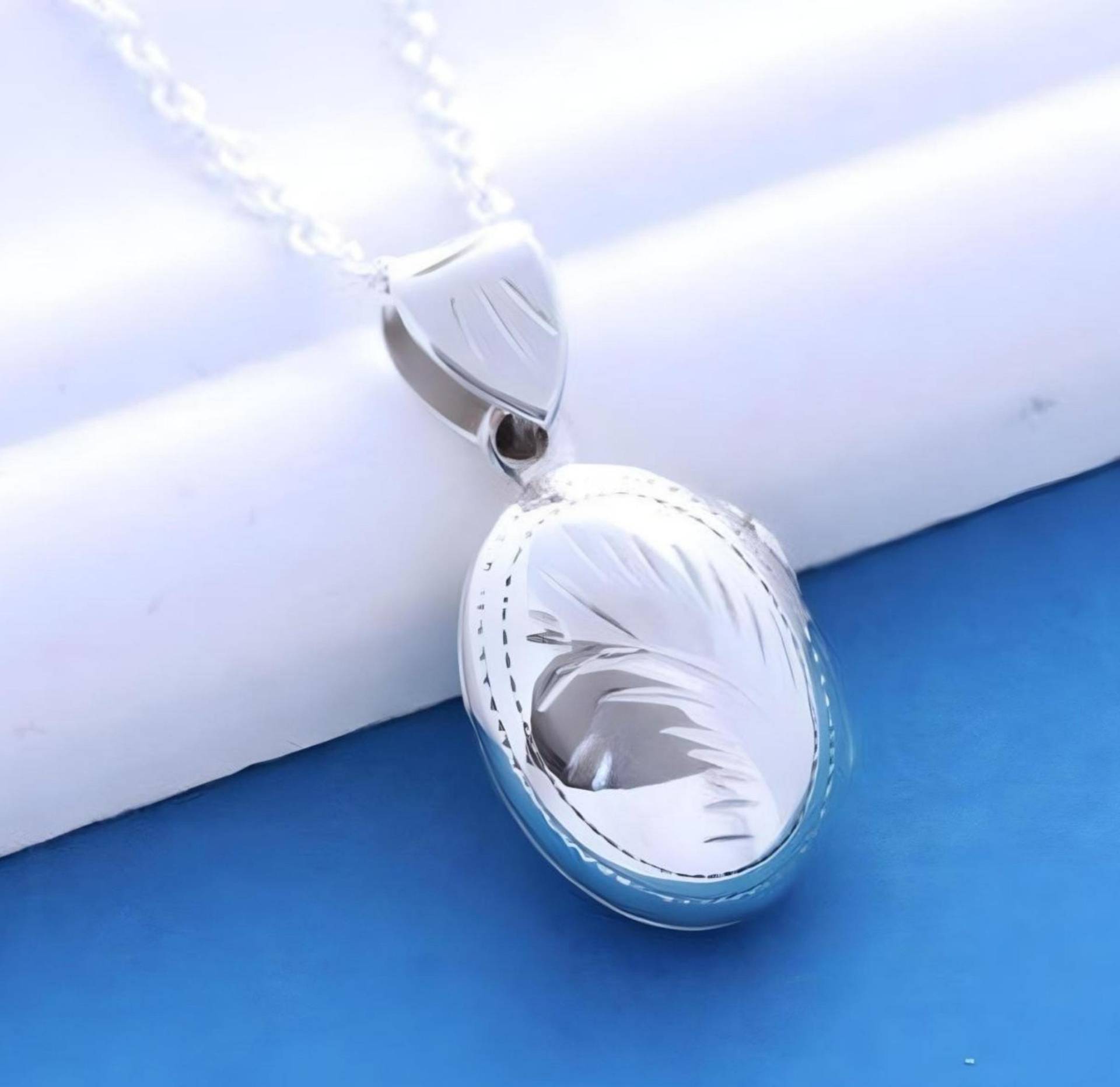 Kleine Ovale Medaillons. Solid 925 Sterling Silber Locket-Two Bilder Medaillon. Ausgefallenes Design | Medaillon Im Video R14. R-13 von TheOneOfaKindJewelry