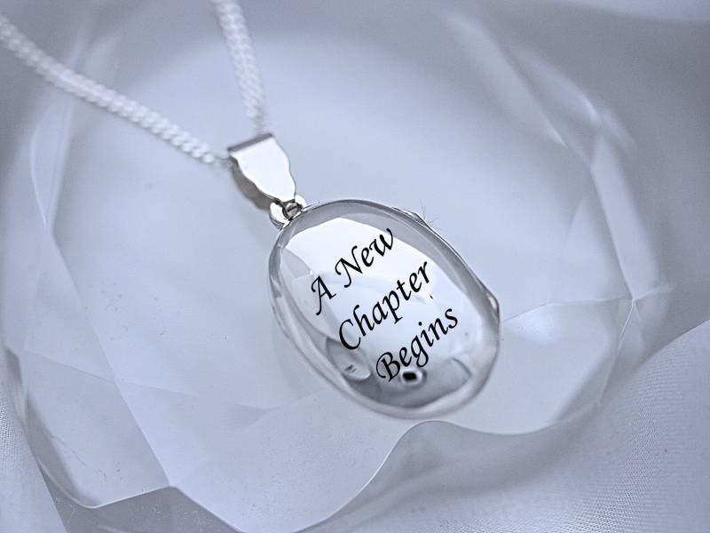 Oval Locket Halskette - Sterling Silber Medium Locket, Medaillon Personalisierte Medaillon. Personalisiertes Mittlere Größe-R-10 von TheOneOfaKindJewelry