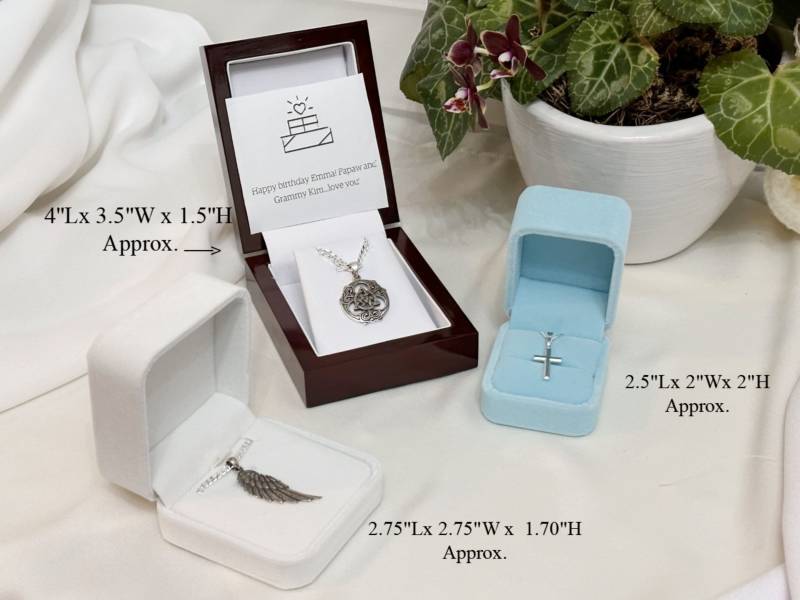 Weiße Plüsch-Geschenkbox Mit Scharnier. Aufklappbare Geschenkbox Aus Holz. Blaue Plüschbox Nicht Verfügbar Für Kanada Erste Klasse von TheOneOfaKindJewelry