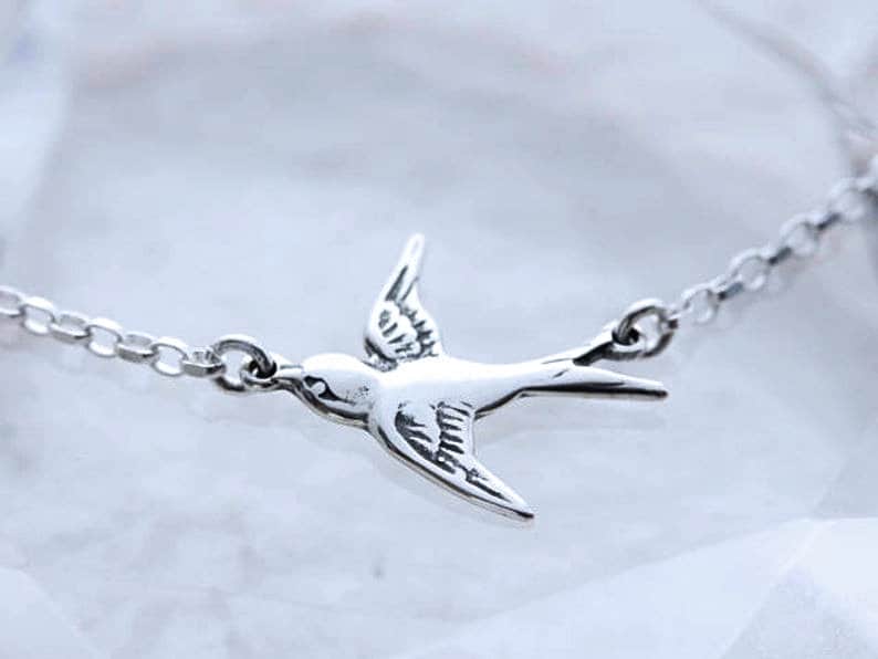 sterling Silber Flying Bird Halskette, An Kette - Wählen Sie Gold Vermeil Bird. Alltagstauglich von TheOneOfaKindJewelry