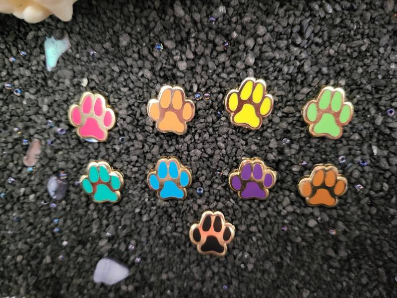 Mini Pfotenabdruck Emaille Pin Auf von TheOnionCakeStore