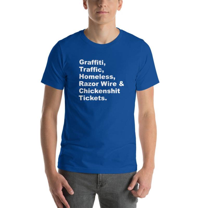 Graffiti, Verkehr, Obdachlose, Stacheldraht & Sonam Tickets/La Saugt California Shirt Los Angeles Unisex T-Shirt Graffiti, Verkehr, Obdachlose, Stacheldraht & Sonam Tickets/La Saugt California Shirt Los Angeles Unisex T-Shirt von TheOptoNerd