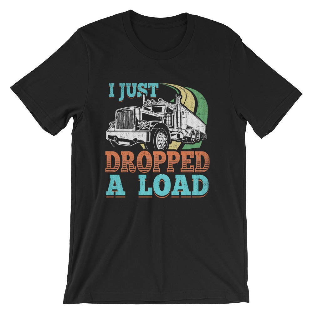 Halb-Lkw-Fahrer, Ich Ließ Nur Eine Last Lustige Trucker Langstrecken Über Die Straße Cdl Geschenk Präsentieren Kurzarm Unisex T-Shirt Halb-Lkw-Fahrer, Ich Ließ Nur Eine Last Lustige Trucker Langstrecken Über Die Straße Cdl Geschenk Präsentieren Kurzarm Unisex T-Shirt von TheOptoNerd