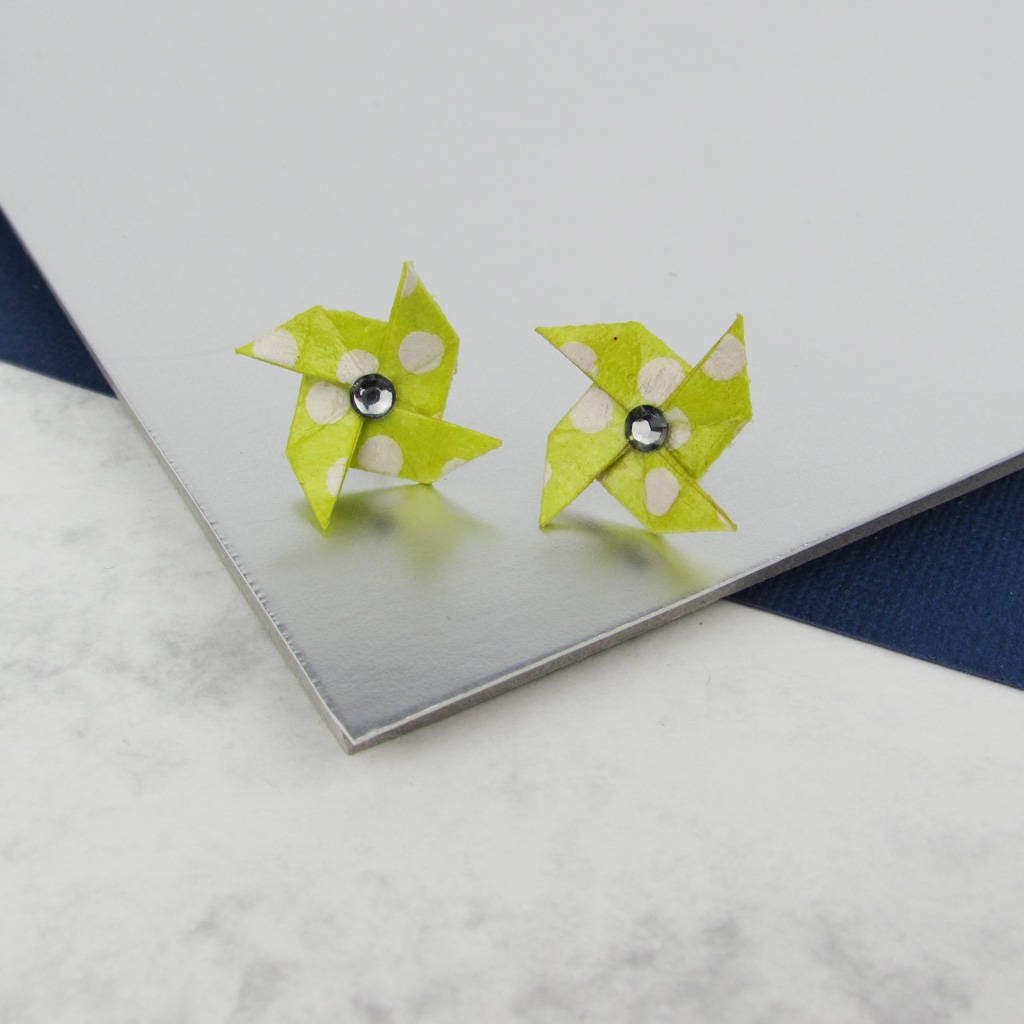 Ohrstecker Gelb Mit Weißen Punkten Windrad von TheOrigamiBoutique