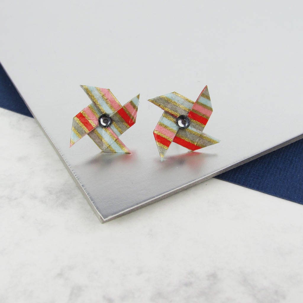 Ohrstecker Gold, Pastell Und Rotes Windrad von TheOrigamiBoutique