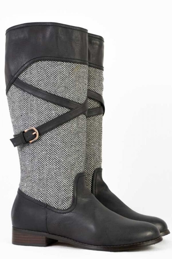 Donna Loka Stiefel -39 - K-Leder Zierriegel Texte Futter Flache Absätze Runde Kappen Donna Loka Stiefel -39 - K-Leder Zierriegel Texte Futter Flache Absätze Runde Kappen von TheOtterCouture