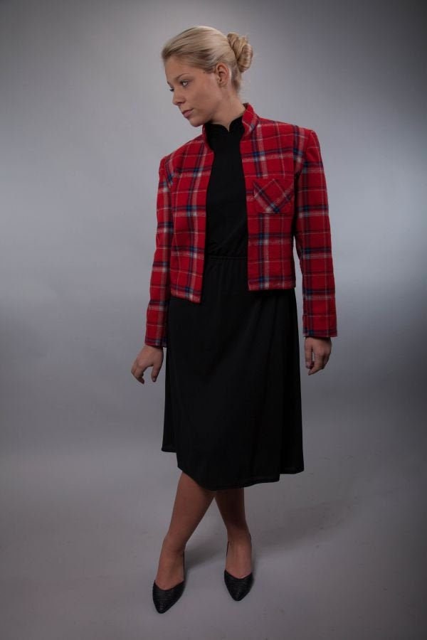 Vintage Blazer Mit Karomuster M Rot Schwarz 60S Kurzer Schnitt Vintage Blazer Mit Karomuster M Rot Schwarz 60S Kurzer Schnitt von TheOtterCouture