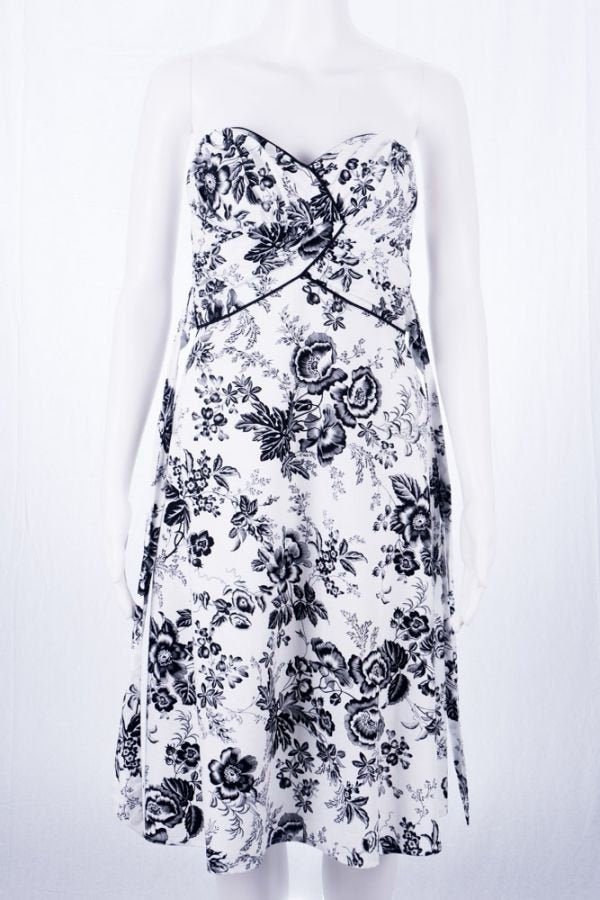 Vintage Kleid 2 - Xs/S Schwarz Weiß Trägerlos Floraler Print Cocktail Kurzer Schnitt Vintage Kleid 2 - Xs/S Schwarz Weiß Trägerlos Floraler Print Cocktail Kurzer Schnitt von TheOtterCouture