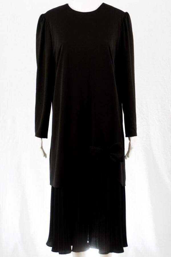 Vintage Maxi Kleid -M - Schwarz Lagen Look A-Linie Abendkleid von TheOtterCouture