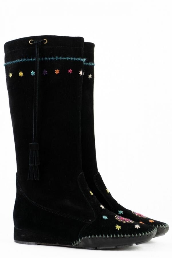 Vintage Wildleder Stiefel -40 - Schwarz Zierstickerei Flache Absätze Folklore Vintage Wildleder Stiefel -40 - Schwarz Zierstickerei Flache Absätze Folklore von TheOtterCouture
