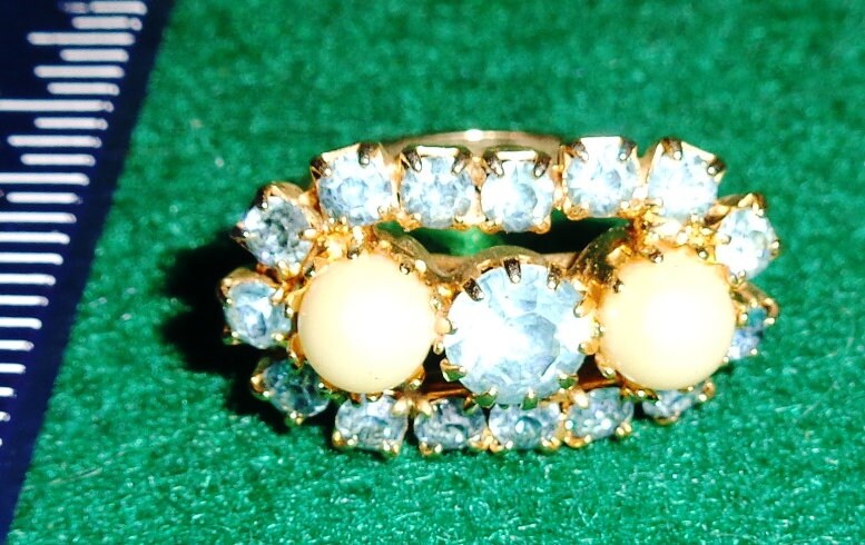 Schöner Perlen Und Blauer Stein Cluster Ring von TheOzarkFox