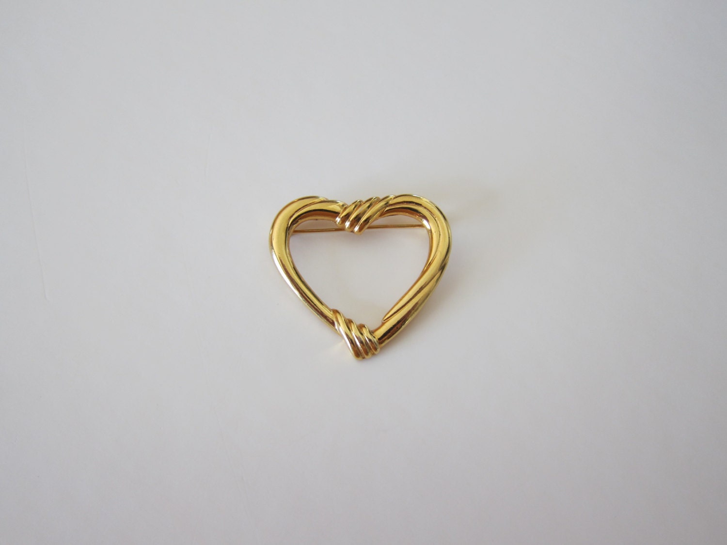 Goldton 1980Er Jahre Signatur Vintage Herz Brosche von ThePJCompany