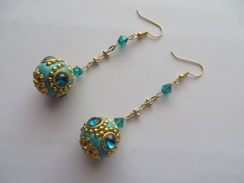 Handgearbeitete Filigrane Perlen in Goldtönen Mit Strass Ohrringen von ThePJCompany