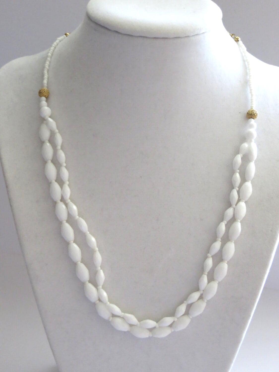 Liz Claidose Vintage Signature-Halskette Mit Weißen Perlen von ThePJCompany