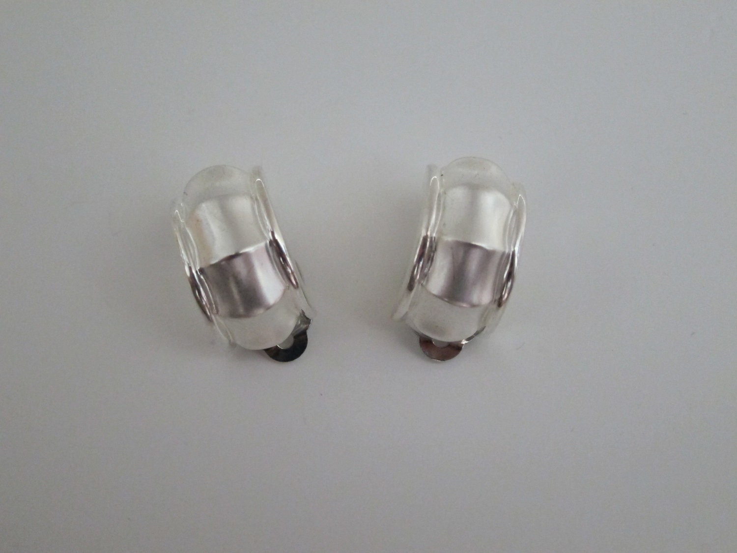 Silberfarbene Vintage Ohrclips von ThePJCompany