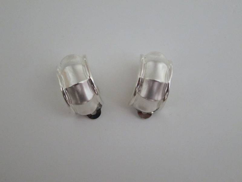 Silberfarbene Vintage Ohrclips von ThePJCompany