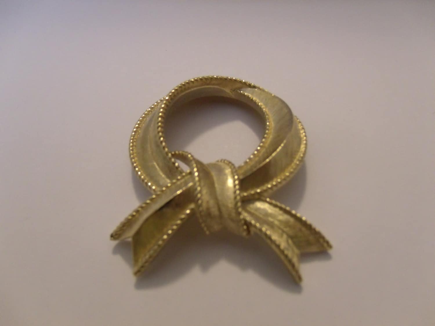 Trifari Vintage Gold Schleife Stil Pinsel Brosche von ThePJCompany