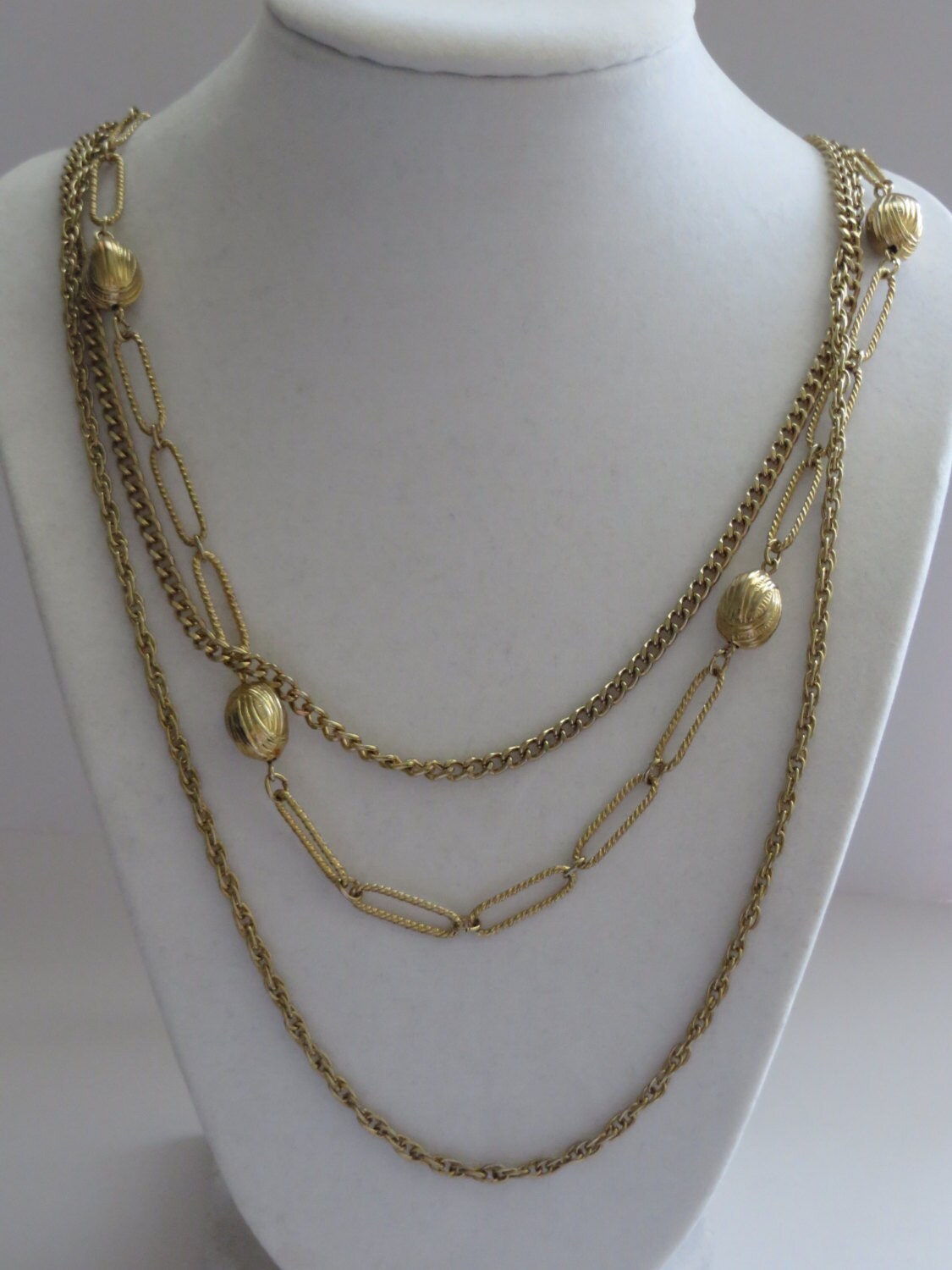 Vintage Gold Ton Drei Stränge Halskette von ThePJCompany