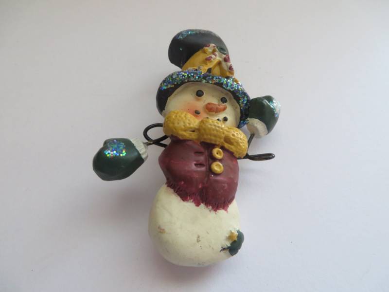 Vintage Happy Snow Man Brosche von ThePJCompany