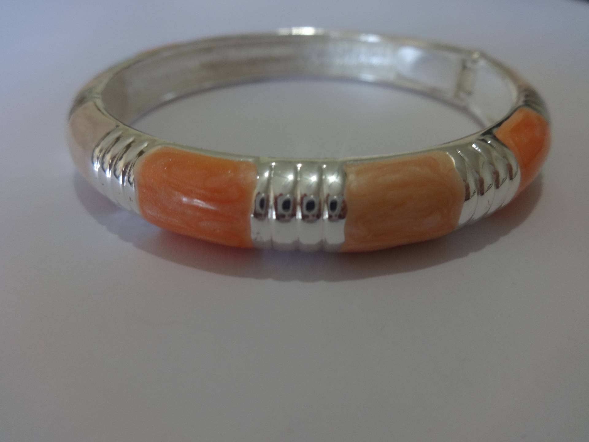 Vintage Silber Ton Soft Orange Und Hellblau Töne Klöppel Stil Emaille Armband von ThePJCompany