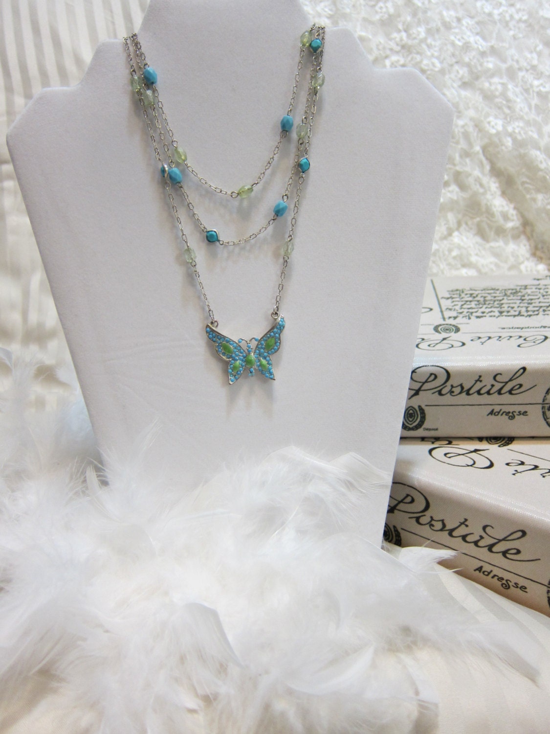 Vintage Vj Markiert Silber Ton Türkis Und Jade Steine Schmetterling Halskette von ThePJCompany
